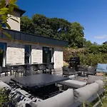 Luxury Eleven Bedroom House Sleeps 23 5-10 Mins Walk From Town Centre Killarney