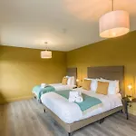 Luxury Eleven Bedroom House Sleeps 23 5-10 Mins Walk From Town Centre Casa de Férias Killarney