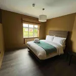 Luxury Eleven Bedroom House Sleeps 23 5-10 Mins Walk From Town Centre * Killarney