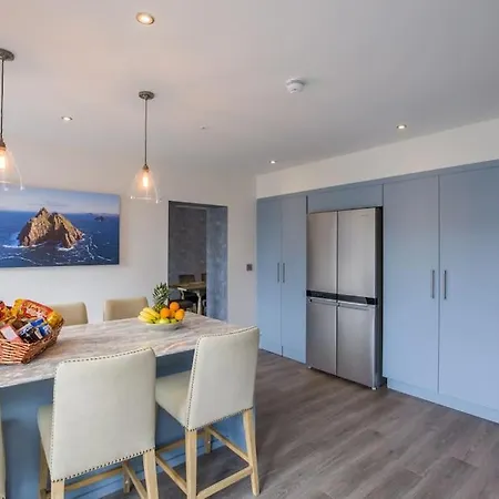 Tatil Evi Luxury Eleven Bedroom House Sleeps 23 5-10 Mins Walk From Town Centre Killarney