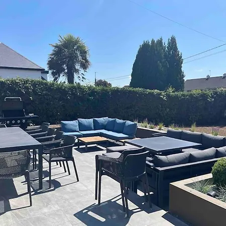 Hébergement de vacances Luxury Eleven Bedroom House Sleeps 23 5-10 Mins Walk From Town Centre *