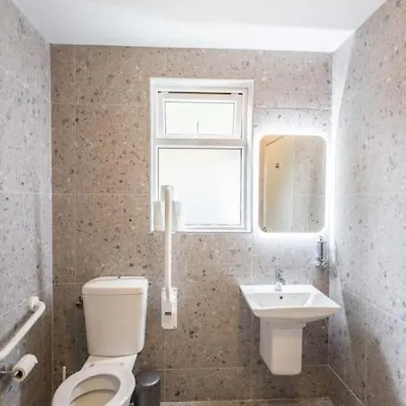 Tatil Evi Luxury Eleven Bedroom House Sleeps 23 5-10 Mins Walk From Town Centre *