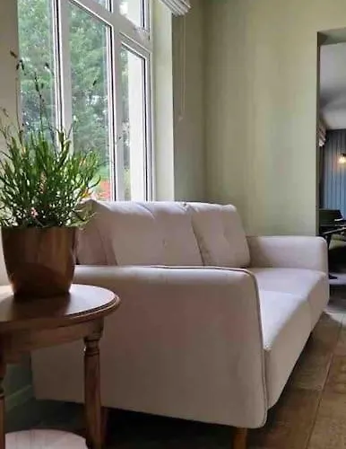 Luxury Eleven Bedroom House Sleeps 23 5-10 Mins Walk From Town Centre 度假居 *