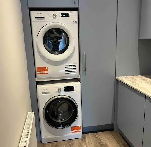 Casa vacanze Luxury Eleven Bedroom House Sleeps 23 5-10 Mins Walk From Town Centre *