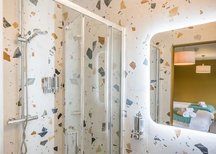 Luxury Eleven Bedroom House Sleeps 23 5-10 Mins Walk From Town Centre * Cill Airne