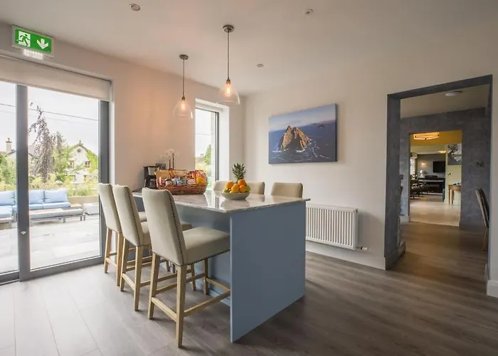 Casa vacanze Luxury Eleven Bedroom House Sleeps 23 5-10 Mins Walk From Town Centre Cill Airne