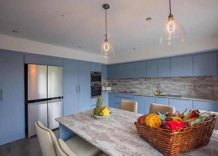 Casa vacanze Luxury Eleven Bedroom House Sleeps 23 5-10 Mins Walk From Town Centre *