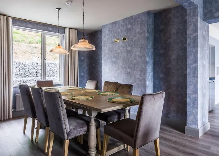 Casa vacanze Luxury Eleven Bedroom House Sleeps 23 5-10 Mins Walk From Town Centre Cill Airne