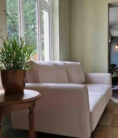 Luxury Eleven Bedroom House Sleeps 23 5-10 Mins Walk From Town Centre Tatil Evi *