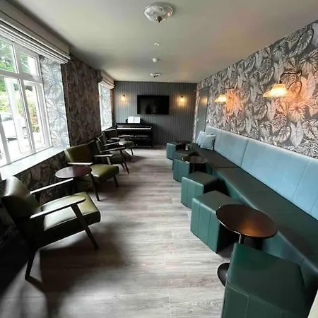 Luxury Eleven Bedroom House Sleeps 23 5-10 Mins Walk From Town Centre Tatil Evi Killarney